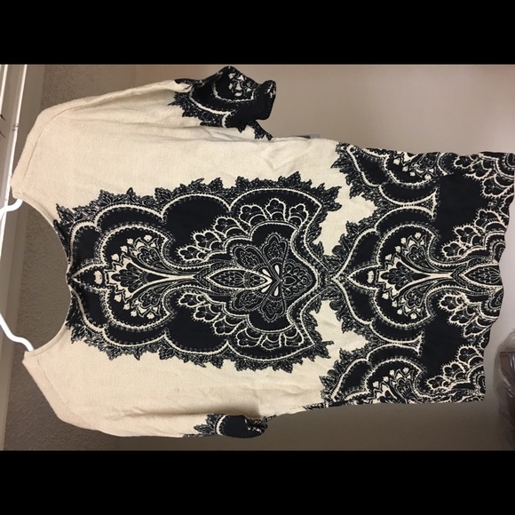 NWT NEW YORK & COMPANY V NECK SWEATER! - Picture 5 of 5